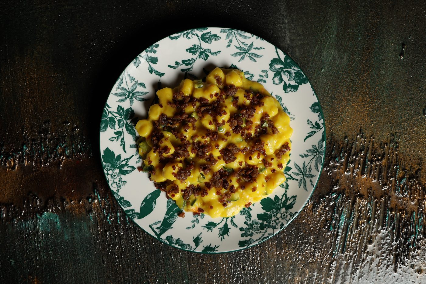 Gnocchi zafferano e salsiccia croccante — RAW 125